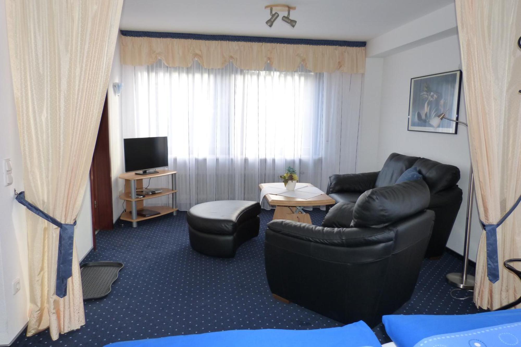 Cafe-Pension Waldesruh Виллинген Номер фото