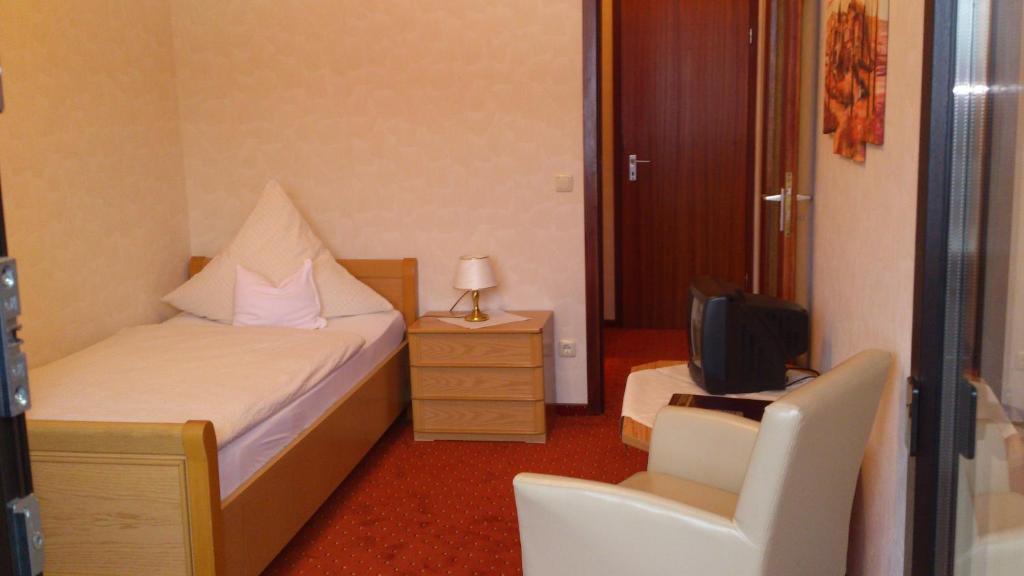 Cafe-Pension Waldesruh Виллинген Номер фото