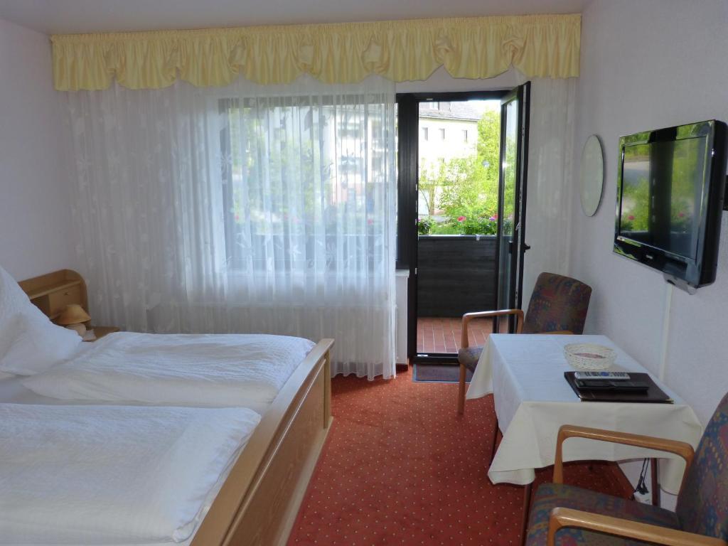 Cafe-Pension Waldesruh Виллинген Номер фото